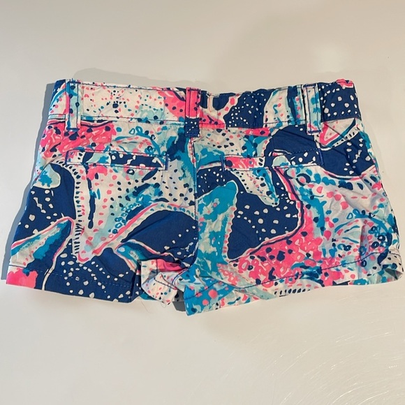 Lilly Pulitzer Mini Callahan Shorts for Girls Size 4 in Indigo Starfish Glow - Picture 3 of 8